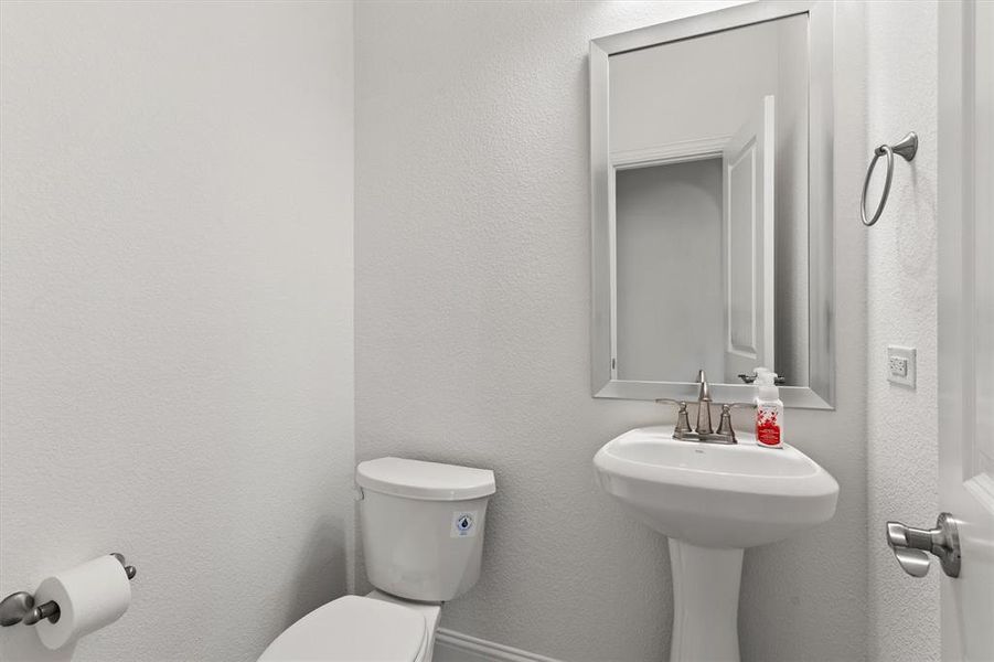 Furnished interior view inside a new home in , Wylie (Image 6).