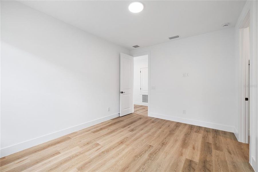 Spacious, unfurnished interior of a new home in , Montverde (Image 29).