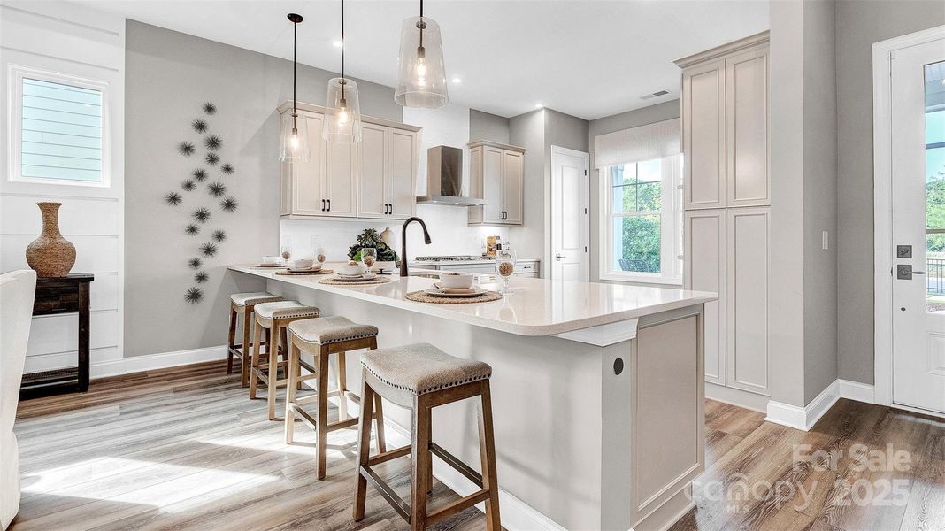 Model photo used for reference