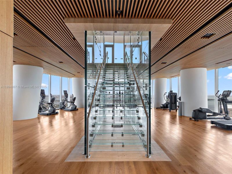 Spacious, unfurnished interior of a new home in , Miami (Image 18).