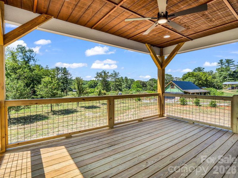 Covered rear porch with a fan, flat useable almost acre lot. Room for a fence for your pets. Covered rear porch with a fan, flat useable almost acre lot. Room for a fence for your pets.