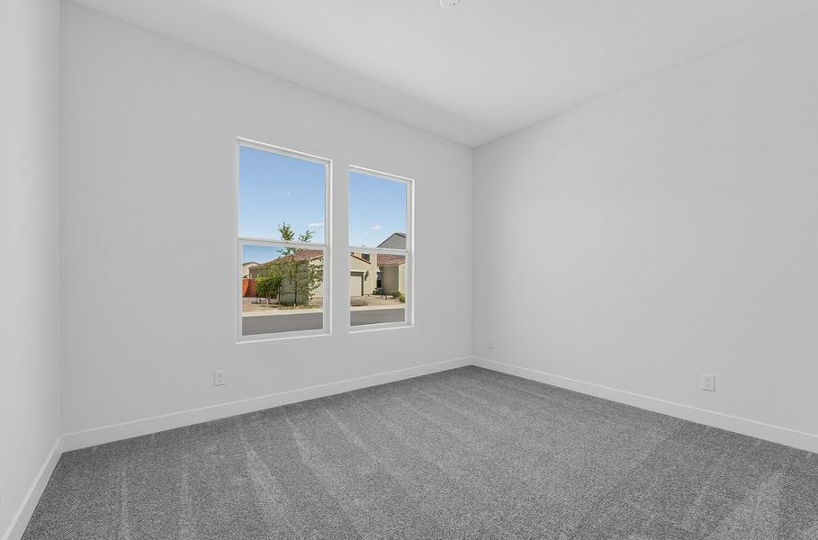 Spacious, unfurnished interior of a new home in Combs Ranch, San Tan Valley (Image 16).