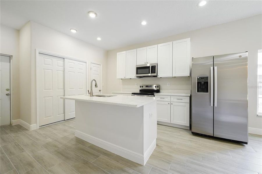 Furnished interior view inside a new home in , Orlando (Image 6).