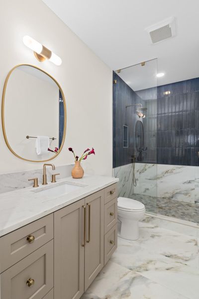 Furnished interior view inside a new home in , Charleston (Image 78).