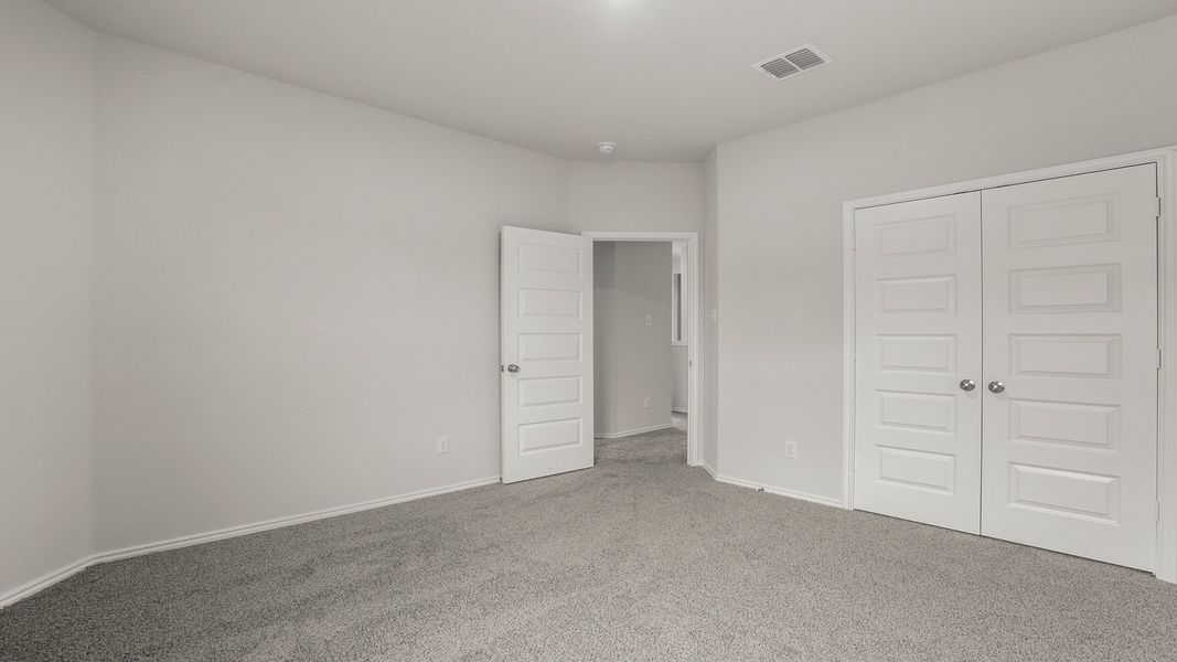 Spacious, unfurnished interior of a new home in Somerset Trails, San Antonio (Image 17). Spacious, unfurnished interior of a new home in Somerset Trails, San Antonio (Image 17).