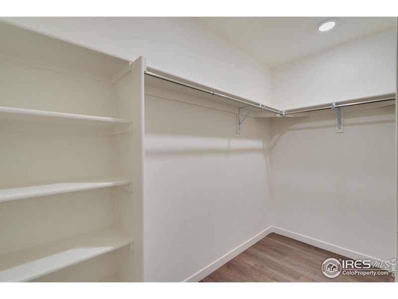 Spacious, unfurnished interior of a new home in Silver Peaks, Lochbuie (Image 17).