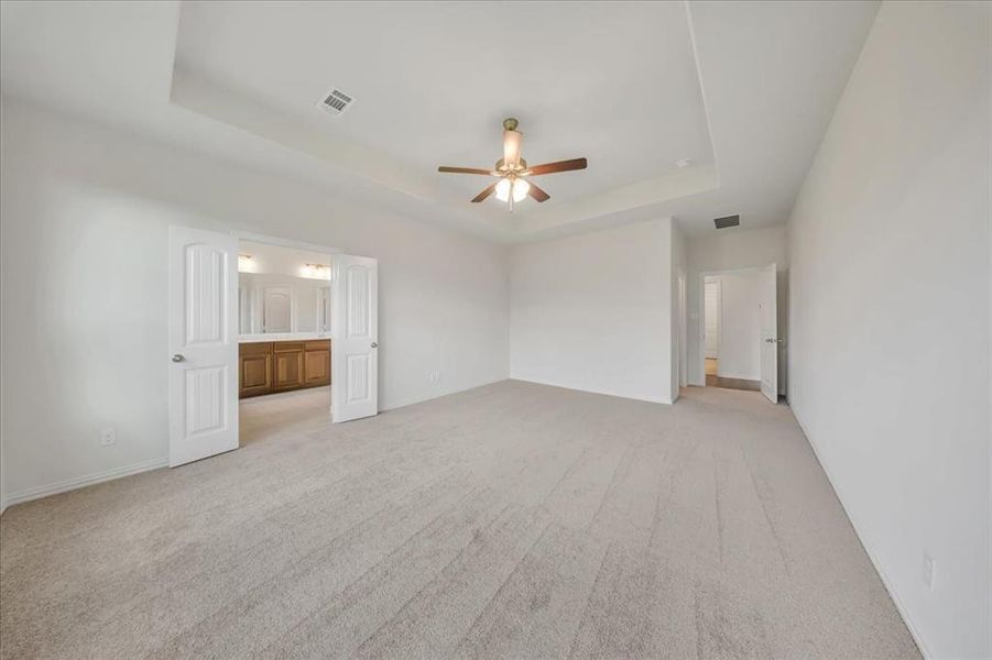 Spacious, unfurnished interior of a new home in Liberty Pointe, Gainesville (Image 24).
