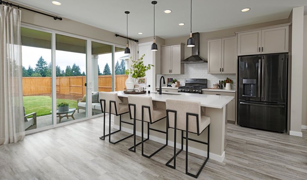 Pearl-G913-SeasonsAtKemperLoop Kitchen