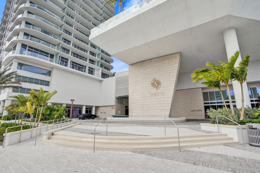 Condo located in Fort Lauderdale, FL showcasing its design and architecture (Image 4). Condo located in Fort Lauderdale, FL showcasing its design and architecture (Image 4).