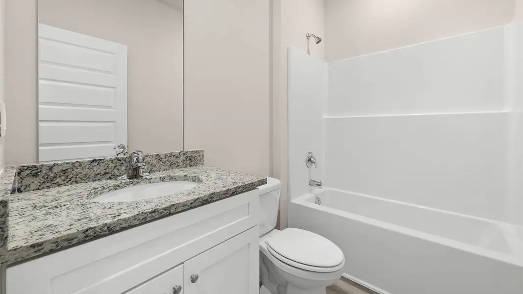 Furnished interior view inside a new home in Liberty, Panama City (Image 9).