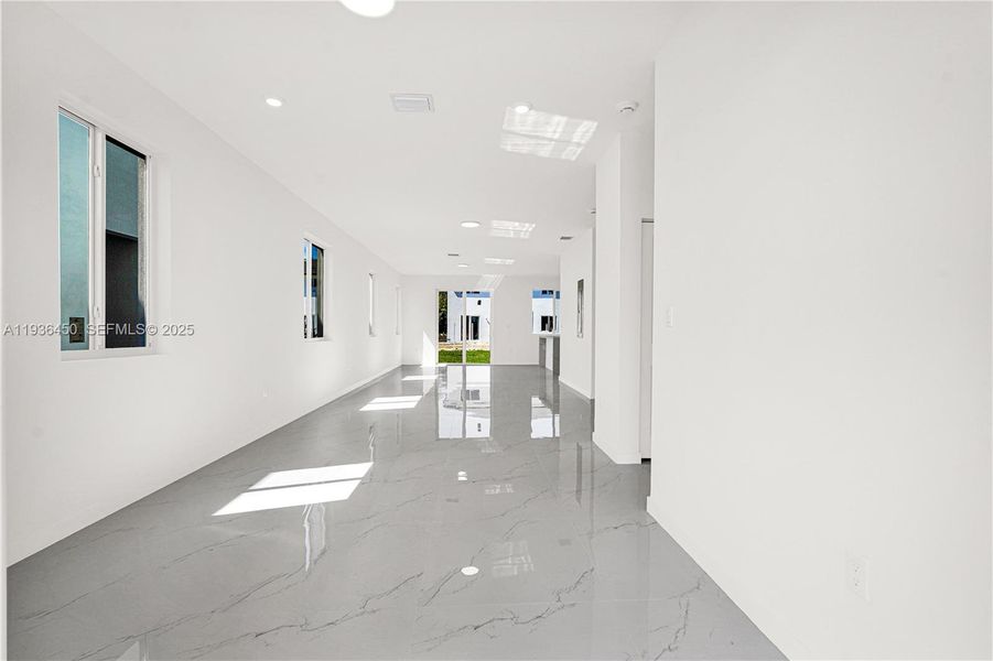 Spacious, unfurnished interior of a new home in , Miami (Image 22).