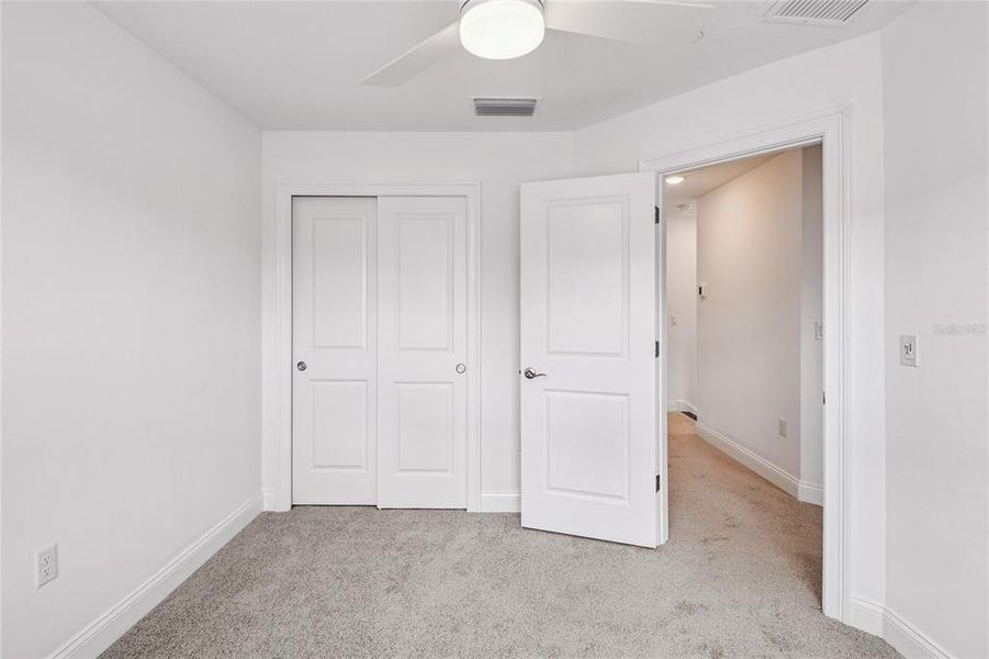 Spacious, unfurnished interior of a new home in Vdara, Orlando (Image 21).