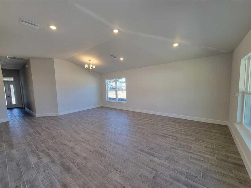Spacious, unfurnished interior of a new home in Ocala Crossings South, Ocala (Image 18).