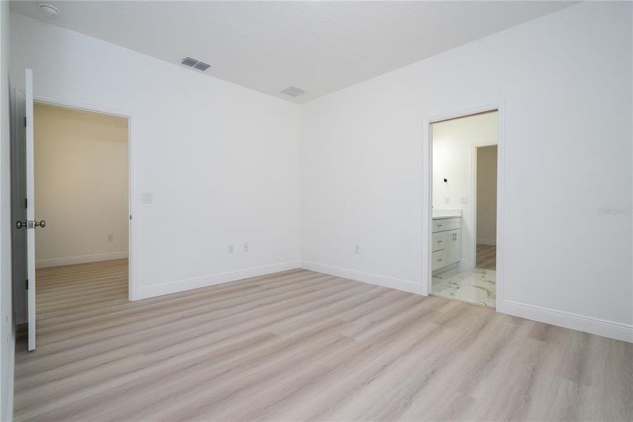 Spacious, unfurnished interior of a new home in , Haines City (Image 41).