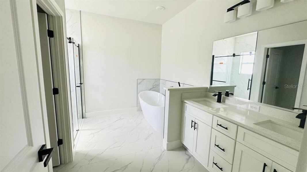 Furnished interior view inside a new home in , Ocala (Image 7).