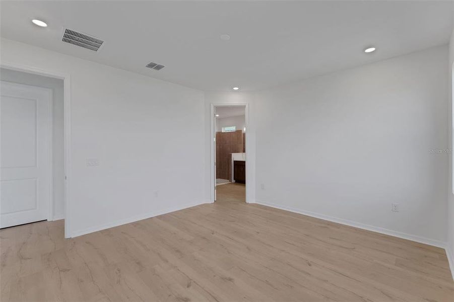 Spacious, unfurnished interior of a new home in River Hall, Alva (Image 34). Spacious, unfurnished interior of a new home in River Hall, Alva (Image 34).