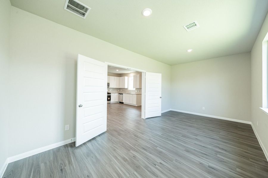 Spacious, unfurnished interior of a new home in Cliffstone Hills, Conroe (Image 15). Spacious, unfurnished interior of a new home in Cliffstone Hills, Conroe (Image 15).