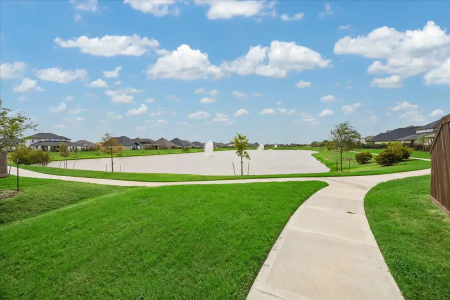 Community amenities in Del Bello Lakes – 60', Manvel (Image 30).