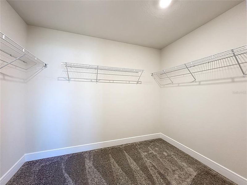 Spacious, unfurnished interior of a new home in Amelia Groves, St. Cloud (Image 32).