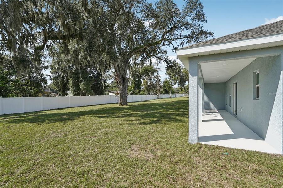 Exterior details and patio area of a home in Sable Run, Ocala (Image 19).