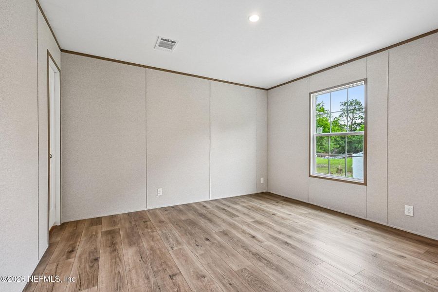 Spacious, unfurnished interior of a new home in , Starke (Image 29).