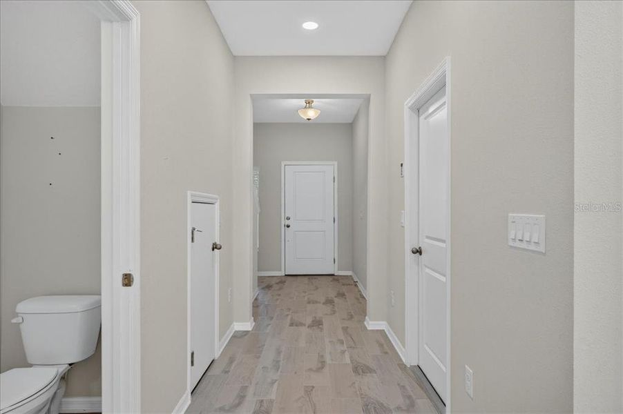 Spacious, unfurnished interior of a new home in Calusa Creek, Riverview (Image 34).