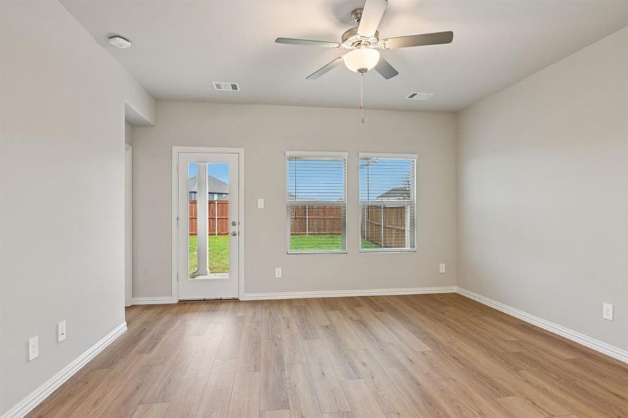 Spacious, unfurnished interior of a new home in Lakehaven - Spring Series, Farmersville (Image 23).