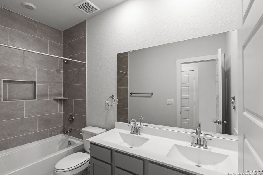 Furnished interior view inside a new home in Highland Ridge, New Braunfels (Image 4). Furnished interior view inside a new home in Highland Ridge, New Braunfels (Image 4).