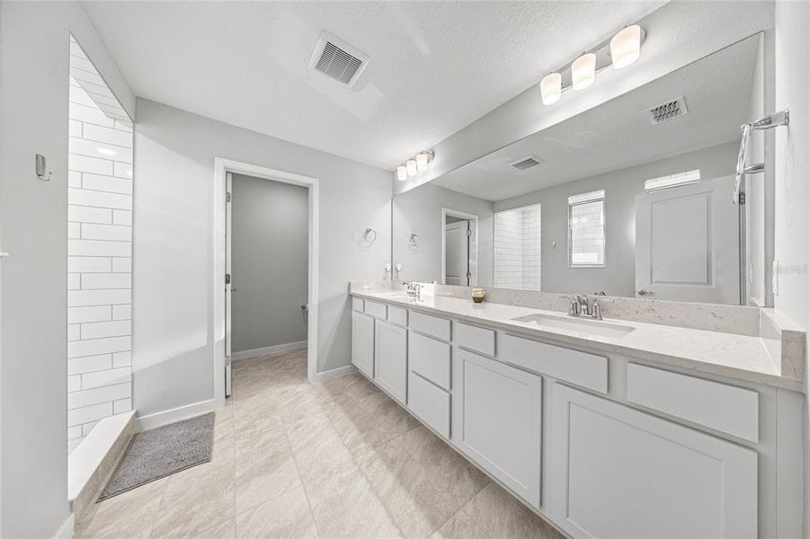 Furnished interior view inside a new home in , Ocala (Image 15).