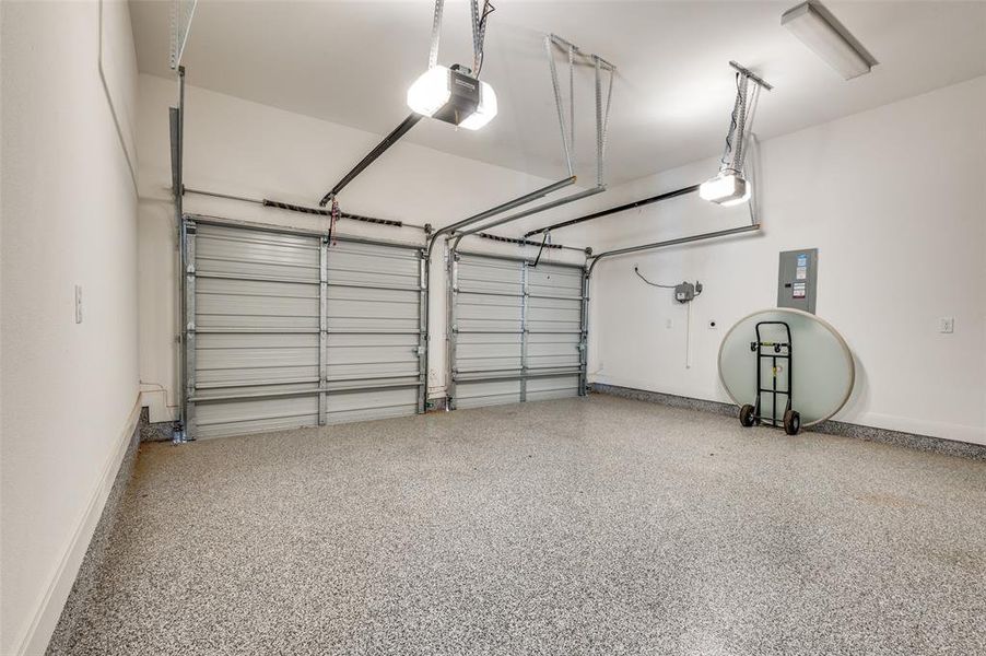 Spacious, unfurnished interior of a new home in , Arlington (Image 22).