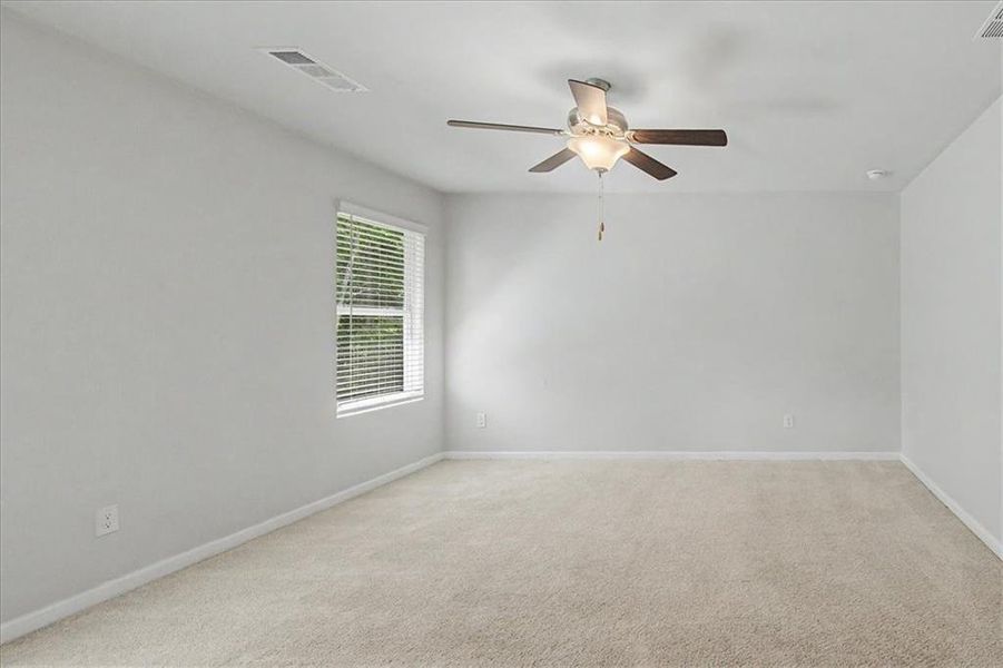 Spacious, unfurnished interior of a new home in Deer Creek, Temple (Image 16).