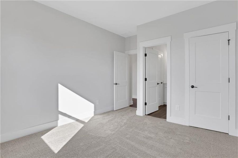 Spacious, unfurnished interior of a new home in Cambridge, Flowery Branch (Image 50).