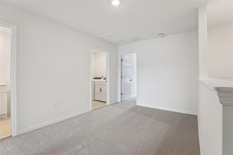 Spacious, unfurnished interior of a new home in Cagan Crossings West, Clermont (Image 18).