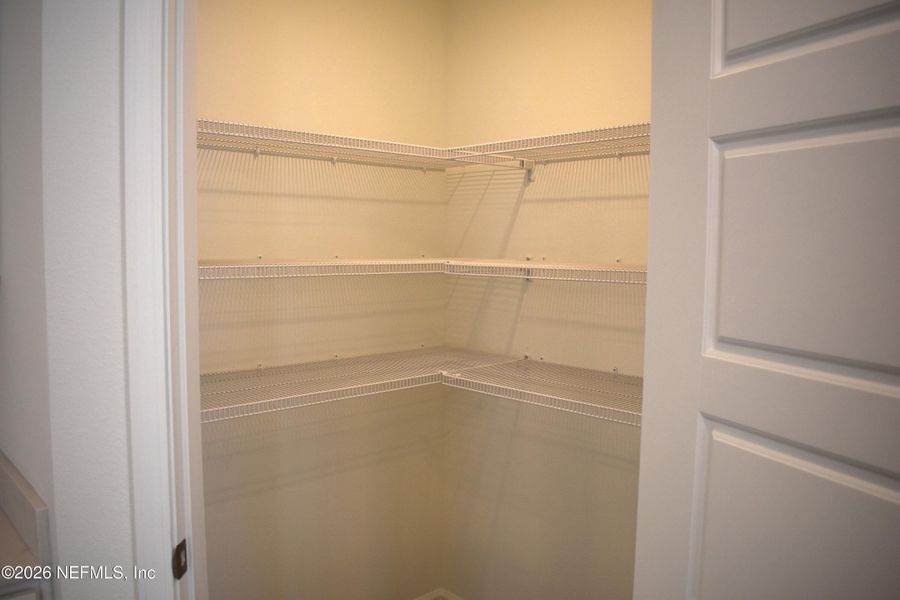Spacious, unfurnished interior of a new home in Irongate Villas, Jacksonville (Image 20).
