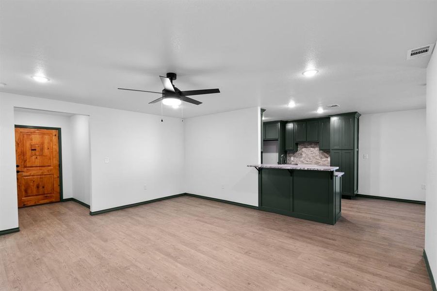 Spacious, unfurnished interior of a new home in , Nocona (Image 18).