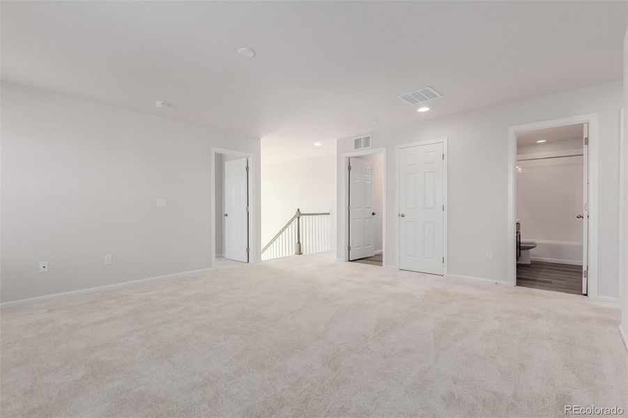 Spacious, unfurnished interior of a new home in The Aurora Highlands, Aurora (Image 26).