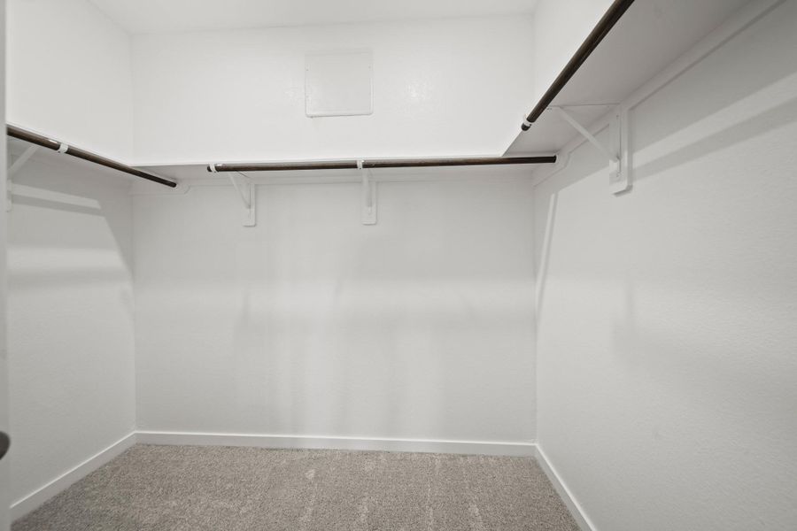 Spacious, unfurnished interior of a new home in Riverwood Ranch, Angleton (Image 10).