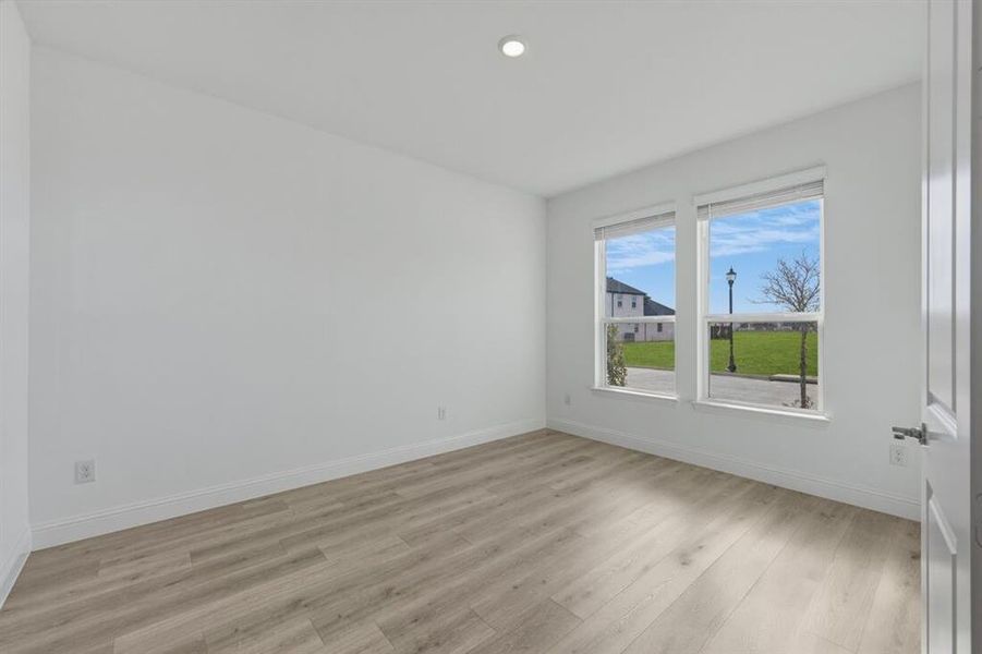 1422 Victory Terrace ~ Ready Now