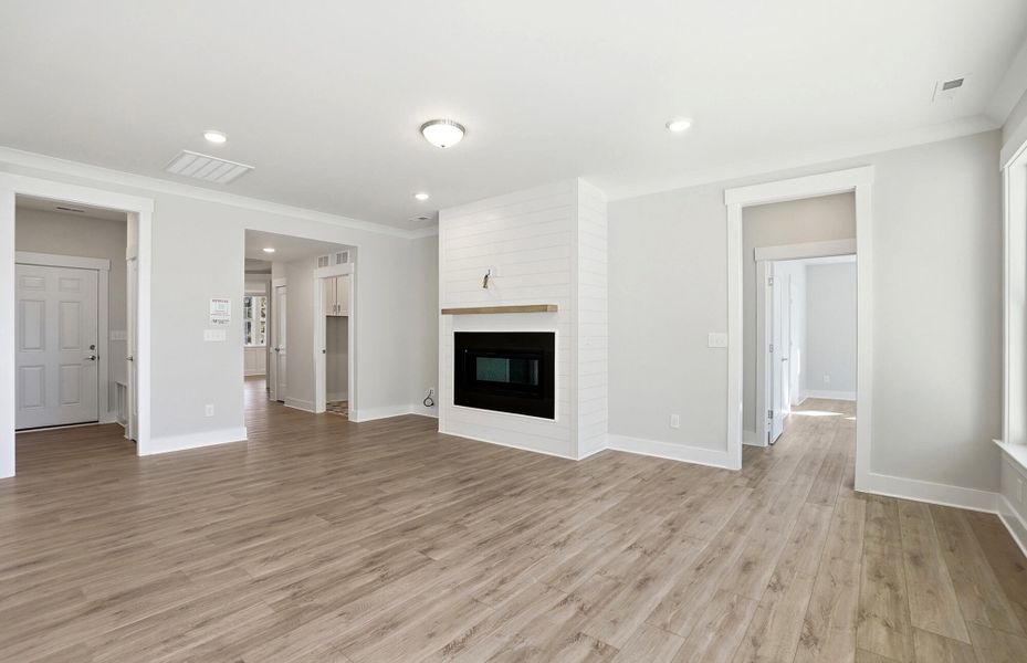 Spacious, unfurnished interior of a new home in Rone Creek, Waxhaw (Image 20).