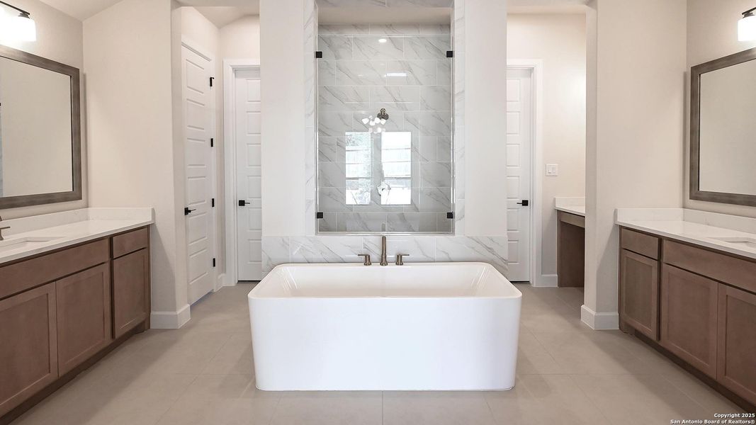 Furnished interior view inside a new home in Kinder Ranch 70', San Antonio (Image 14). Furnished interior view inside a new home in Kinder Ranch 70', San Antonio (Image 14).