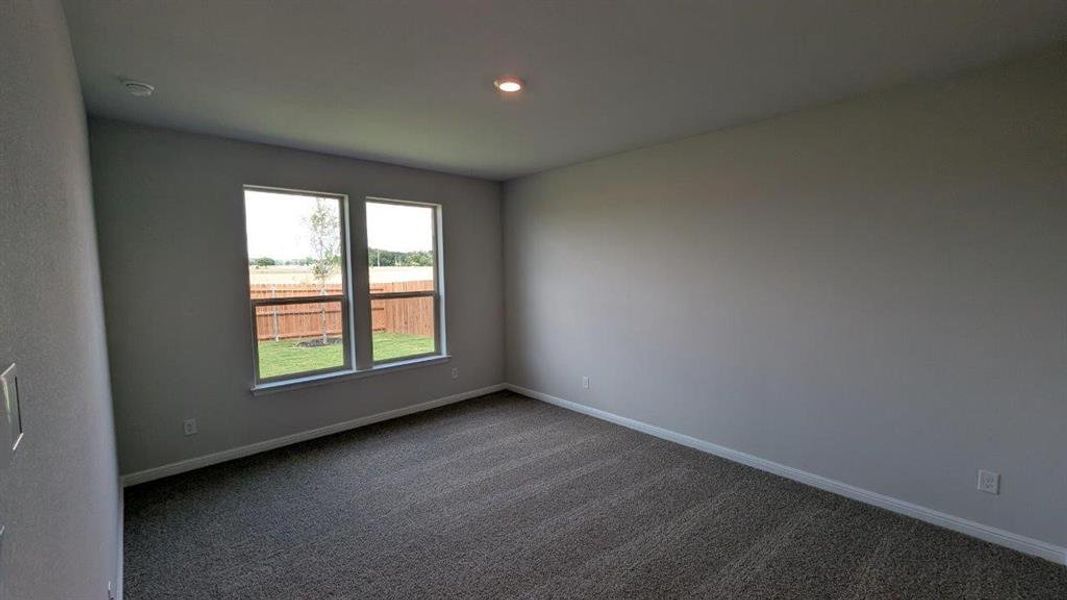 Spacious, unfurnished interior of a new home in Lankford Farms, Cleburne (Image 9).