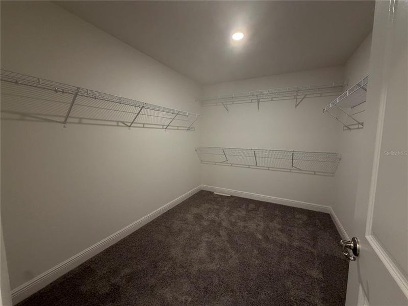 Spacious, unfurnished interior of a new home in Villa Pass, Mascotte (Image 37).