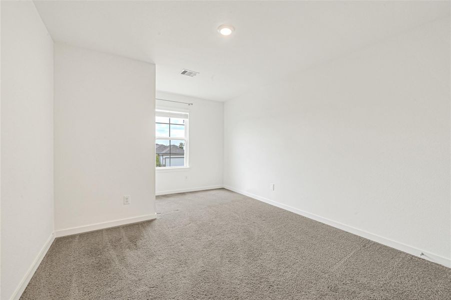 Spacious, unfurnished interior of a new home in Laurel Farms, Brookshire (Image 27).