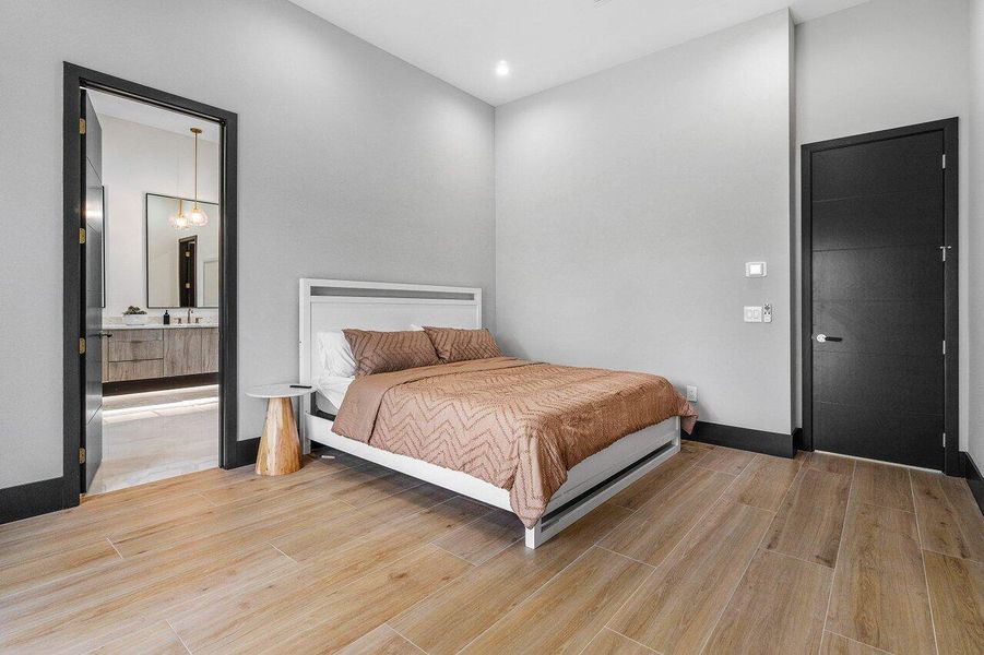 Furnished interior view inside a new home in , Juno Beach (Image 54).