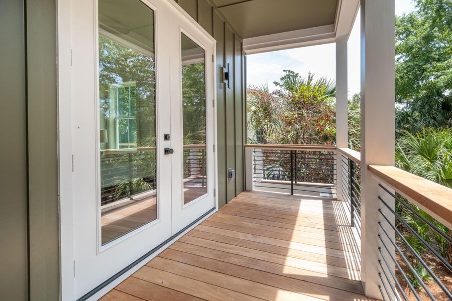 Exterior details and patio area of a home in , Edisto Island (Image 28).
