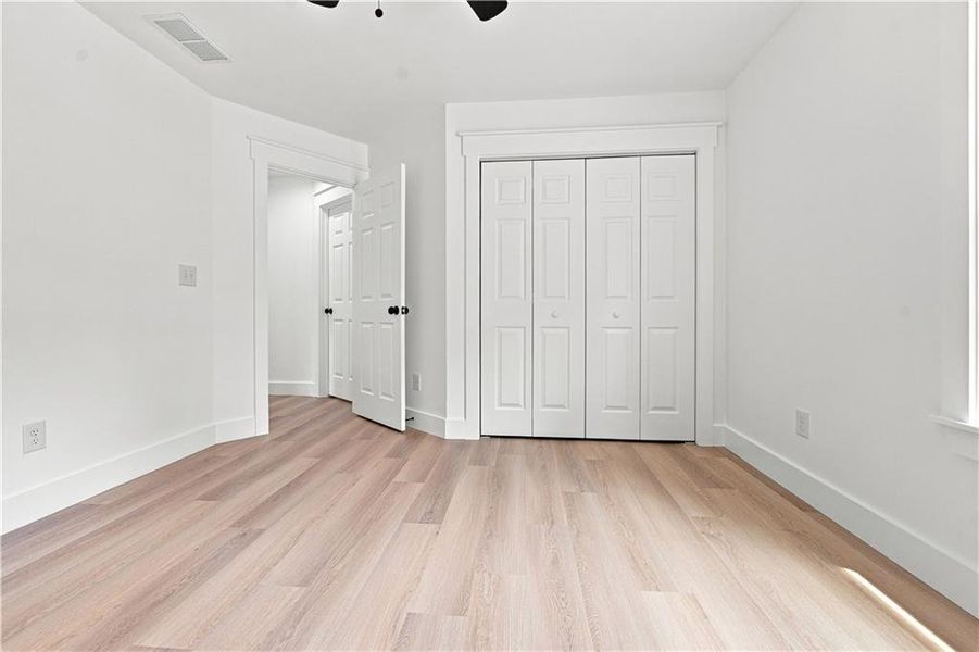 Spacious, unfurnished interior of a new home in , Acworth (Image 15).