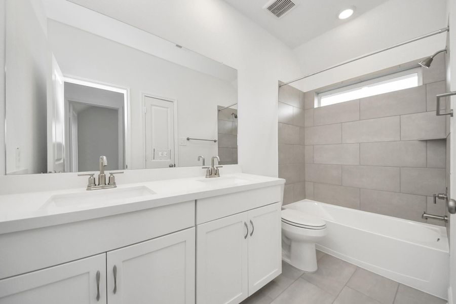 Furnished interior view inside a new home in , Missouri City (Image 16).