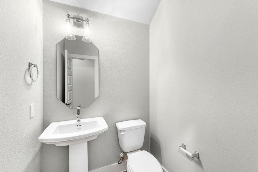 Furnished interior view inside a new home in Briarwood Crossing, Rosenberg (Image 15).