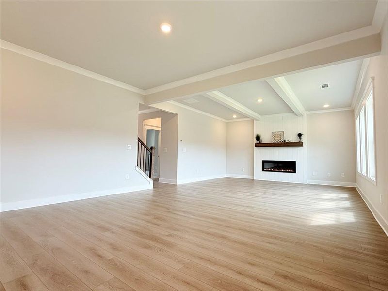 Spacious, unfurnished interior of a new home in Ponderosa Farms Manor, Gainesville (Image 34).