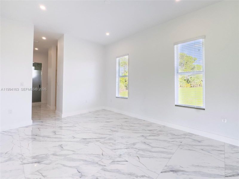 Spacious, unfurnished interior of a new home in , Port St. Lucie (Image 40).